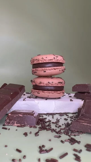 🐣Joyeuses Pâques 🐣 

Que cette journée soit remplie de joie, de partage et de délices chocolatés. 🍫✨

Offrez-vous un moment de douceur avec nos délices chocolatés qui enchanteront vos papilles. Que ce soit en famille ou entre amis, célébrer cette fête pascale avec gourmandise et bonheur. 🤍❤️

#macarons #macaronslover #pâques #chocolat #chocolatlovers #gourmandises