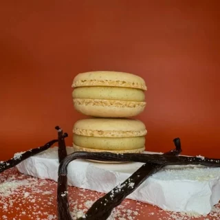 Vous avez voté et le verdict est tombé… votre macaron préféré est la vanille 🏅💛

Un parfum intemporel, doux et élégant, qui séduit toujours autant. Chez nous, la vanille est travaillée avec soin pour révéler tous ses arômes. 

Merci d’avoir joué le jeu du sondage en sorry, on adore créer du lien avec vous 🙌

#Vanille #Macaron #Sondage #Partage